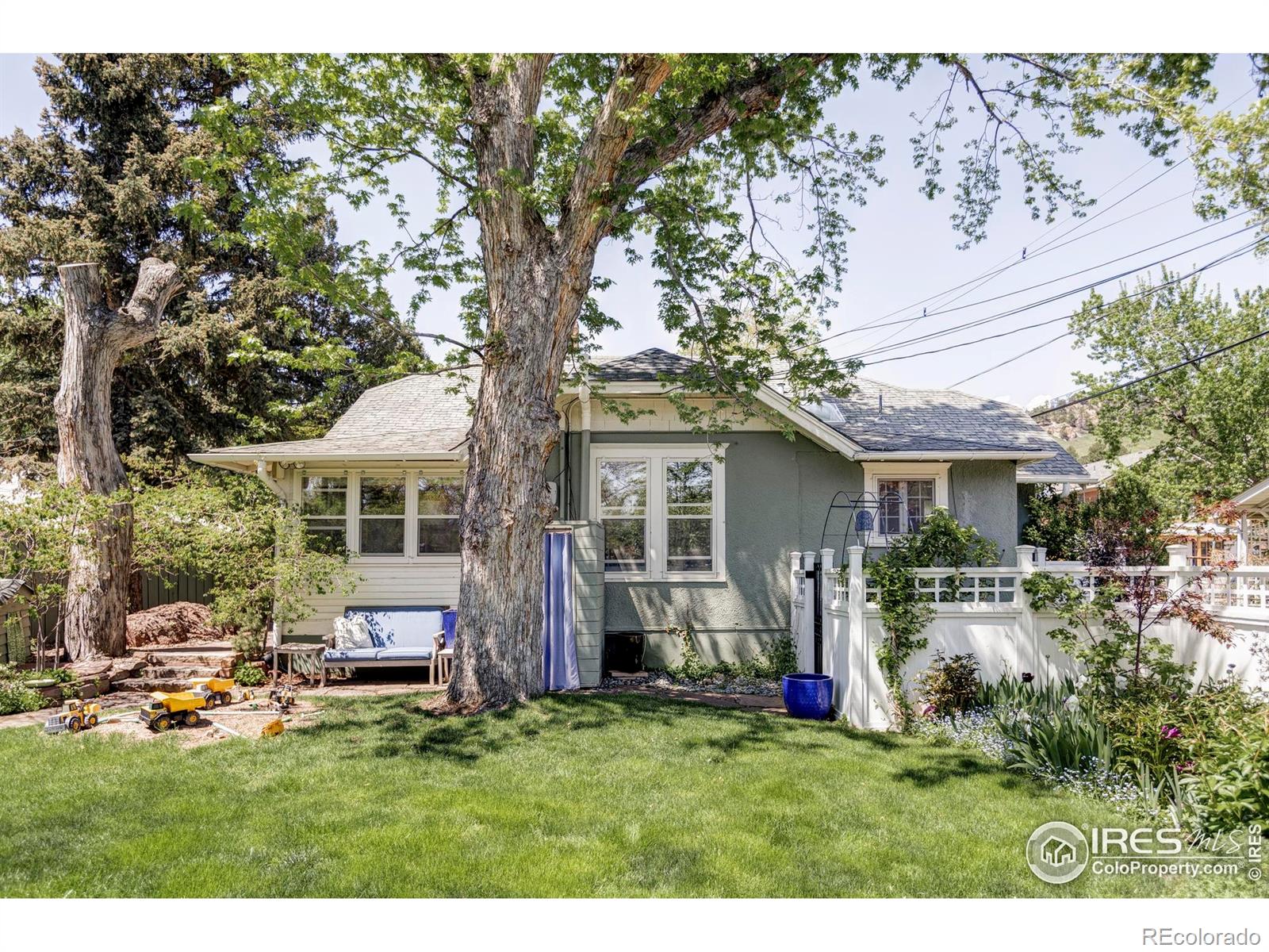 2424 4th Street