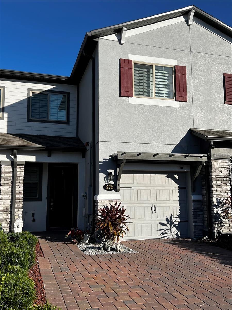 272 CEDAR BARK LN