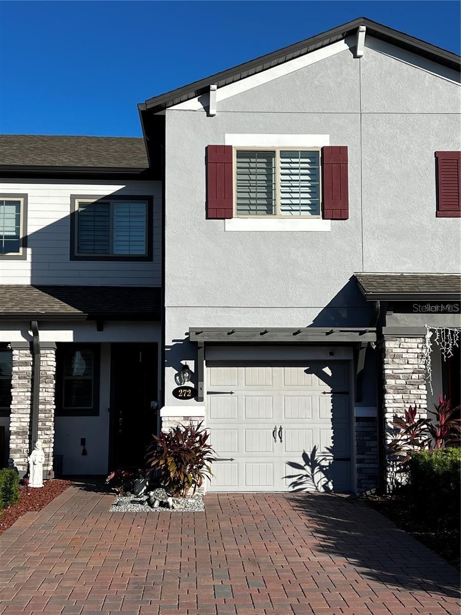 272 CEDAR BARK LN