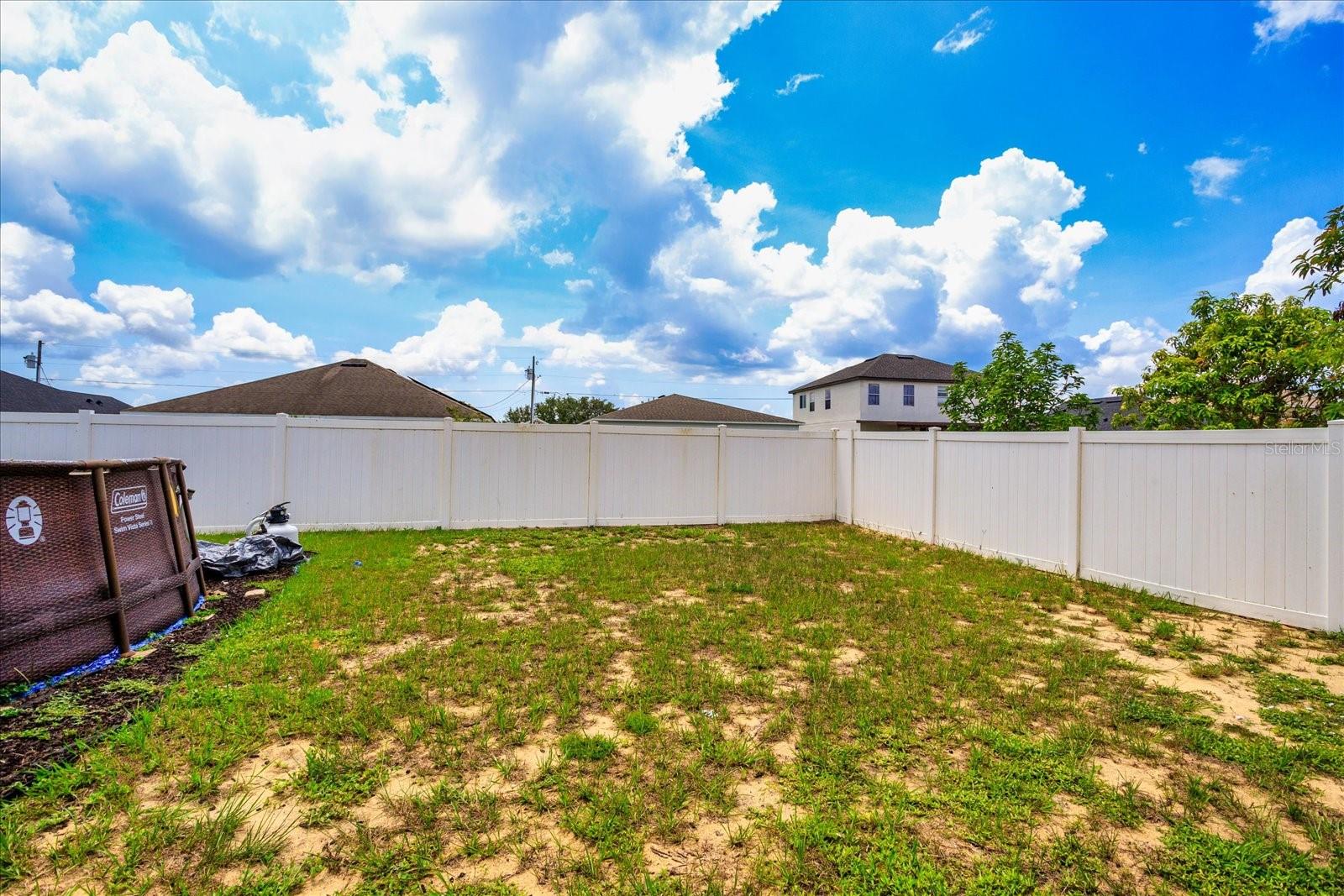1033 SABINE PL
