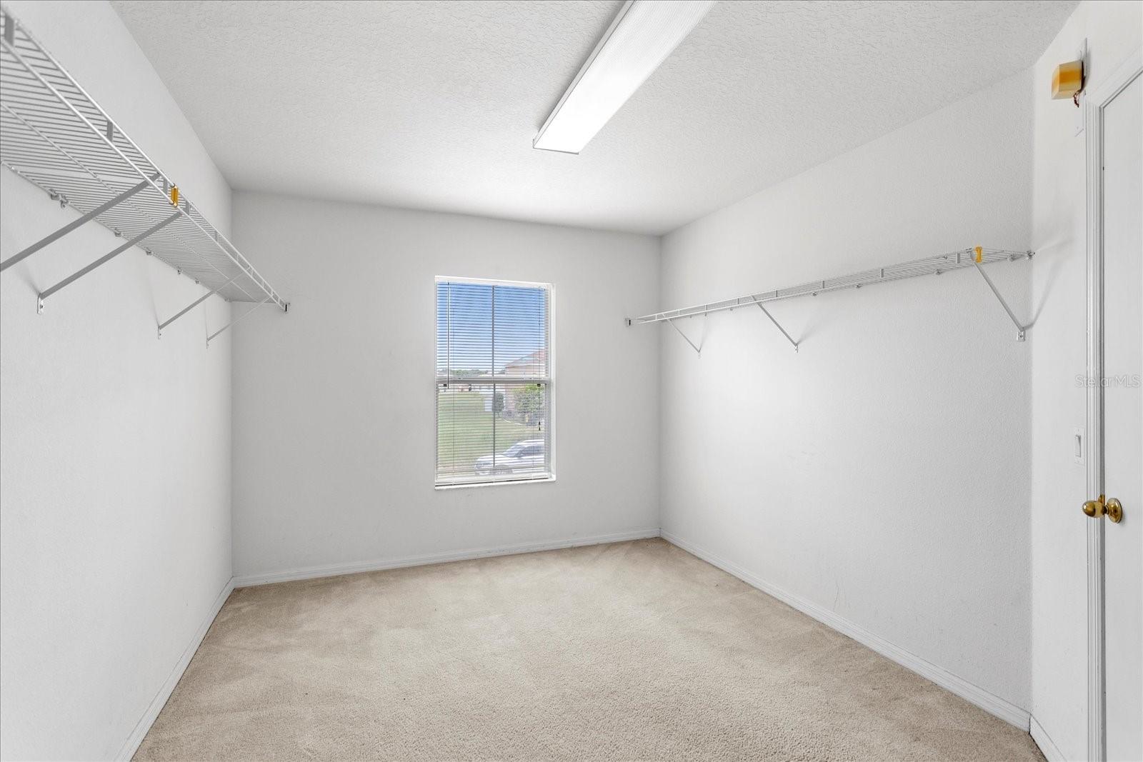 1033 SABINE PL