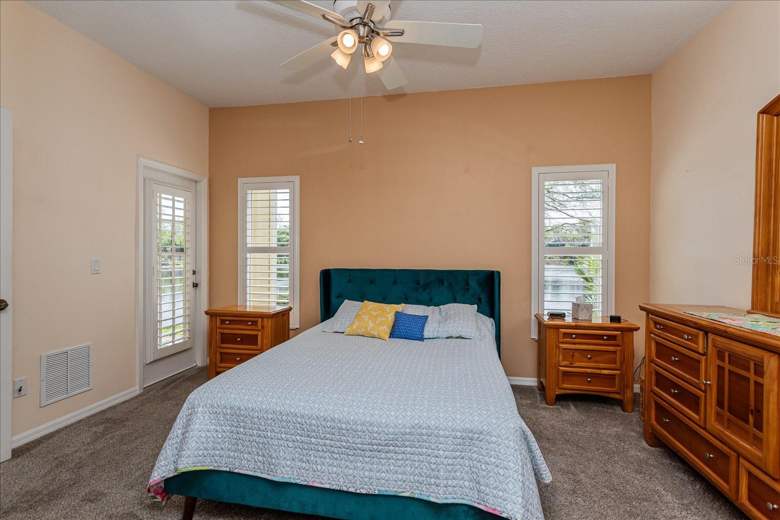 960 MOORING AVE #103