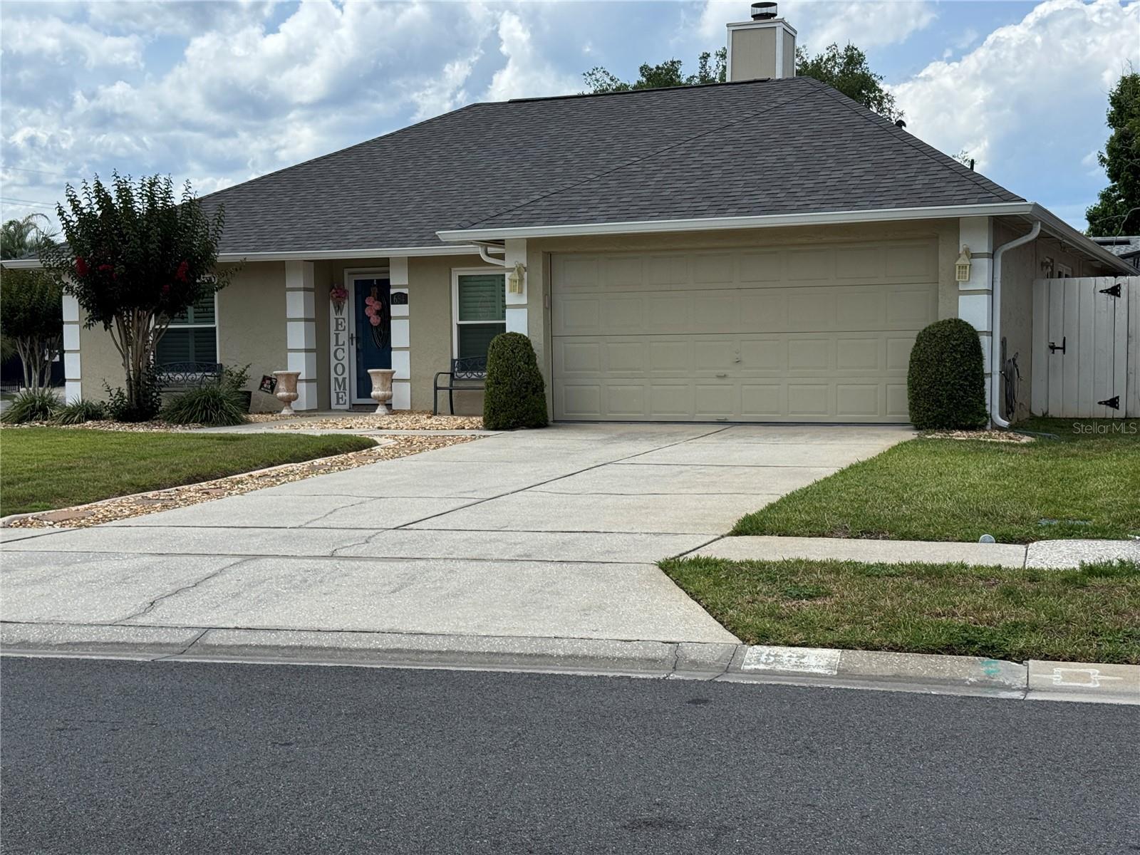 664 S SUNDANCE DR