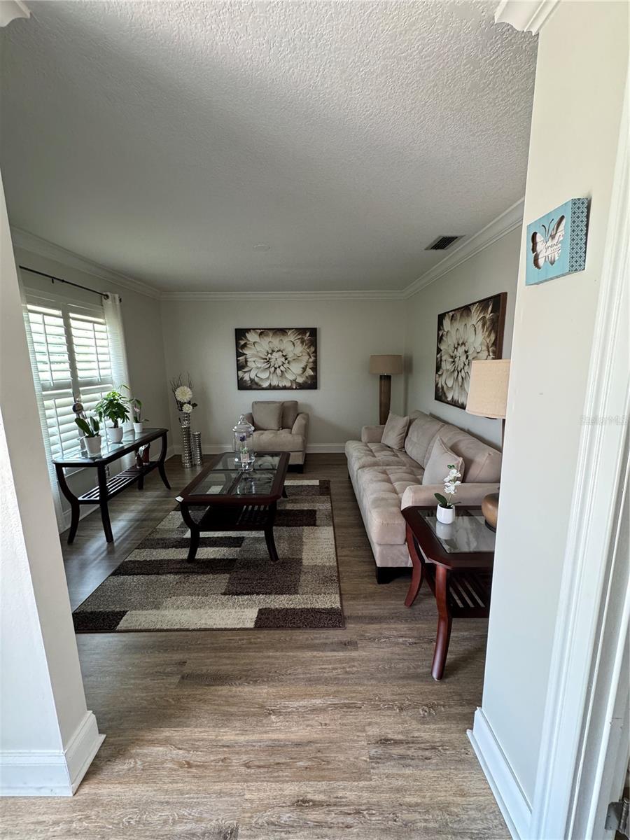 664 S SUNDANCE DR