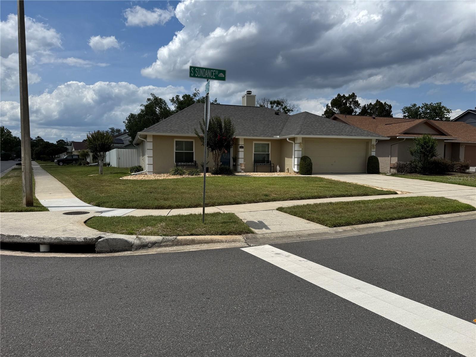 664 S SUNDANCE DR