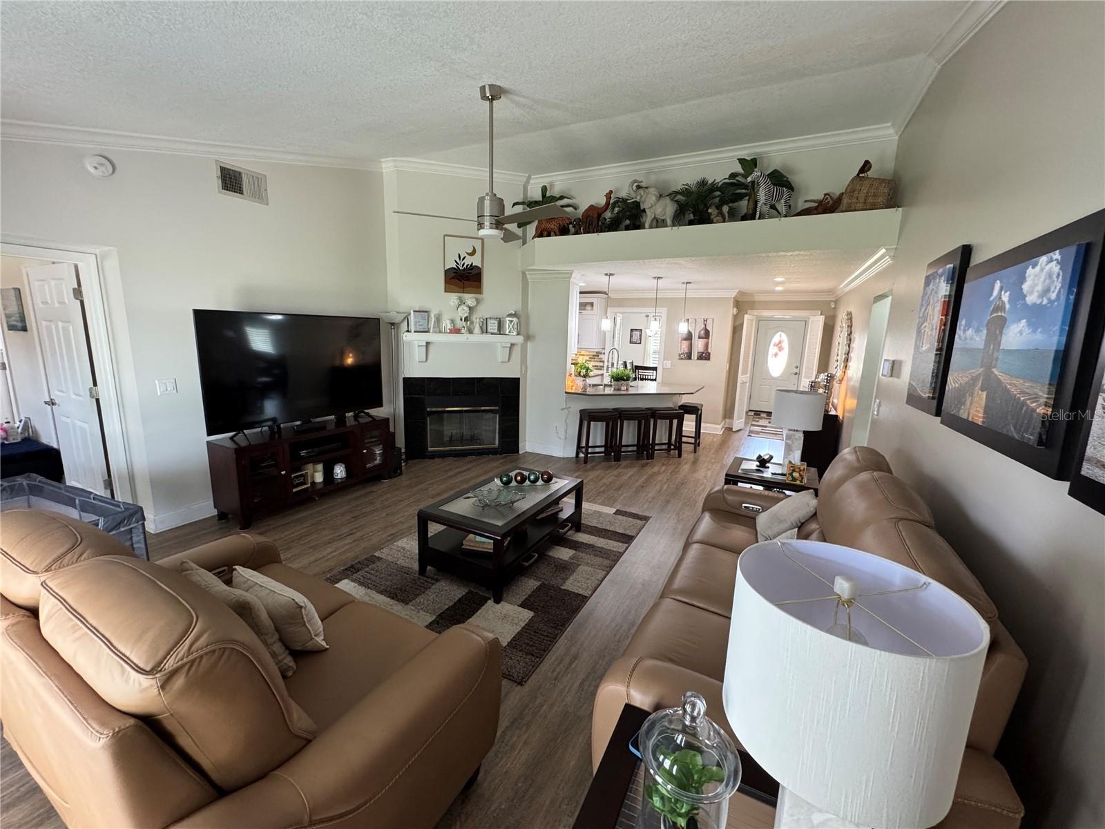 664 S SUNDANCE DR