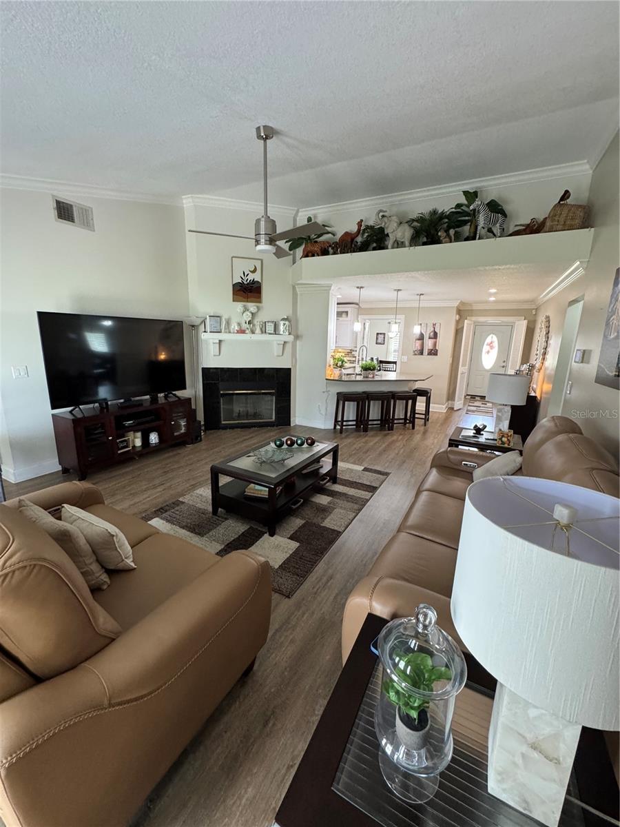 664 S SUNDANCE DR