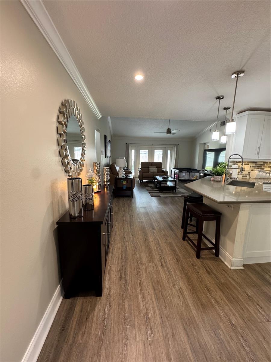 664 S SUNDANCE DR