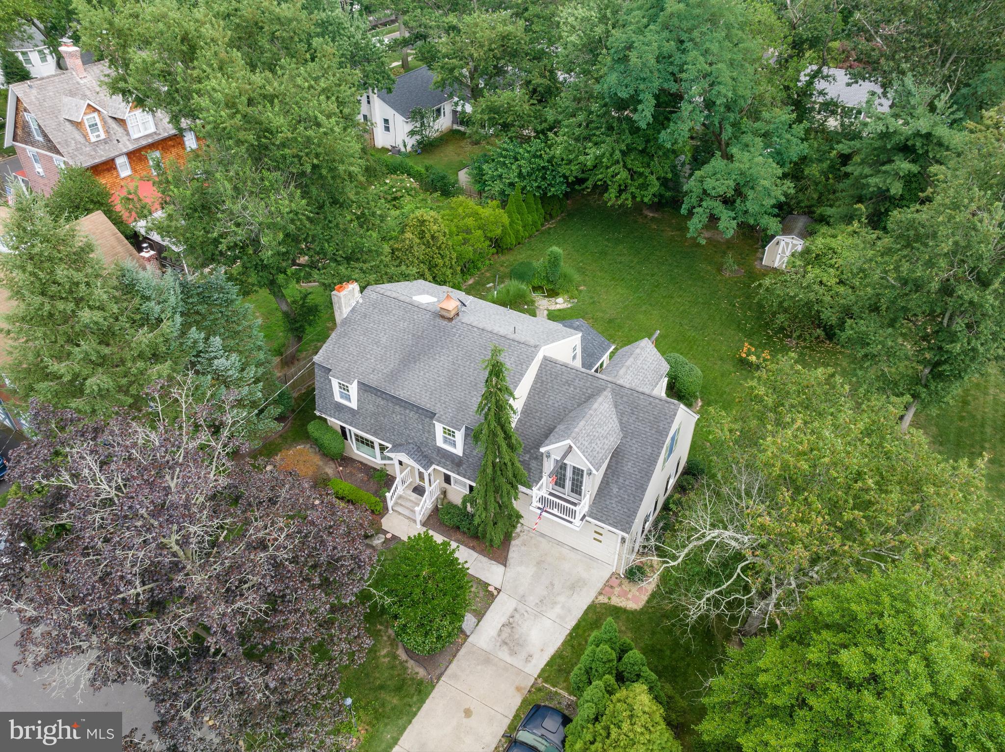 305 CARRIAGE HOUSE LANE