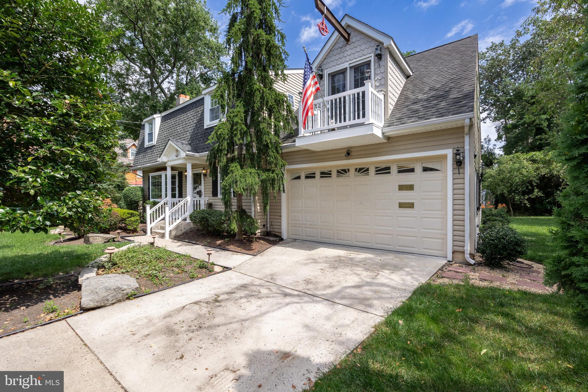 305 CARRIAGE HOUSE LANE