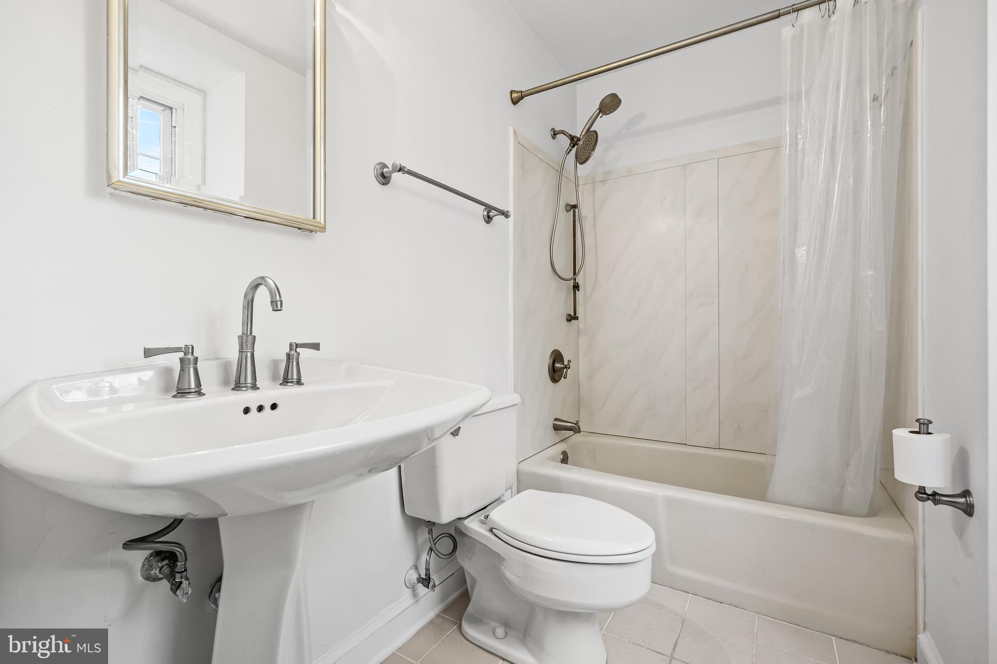 305 CARRIAGE HOUSE LANE