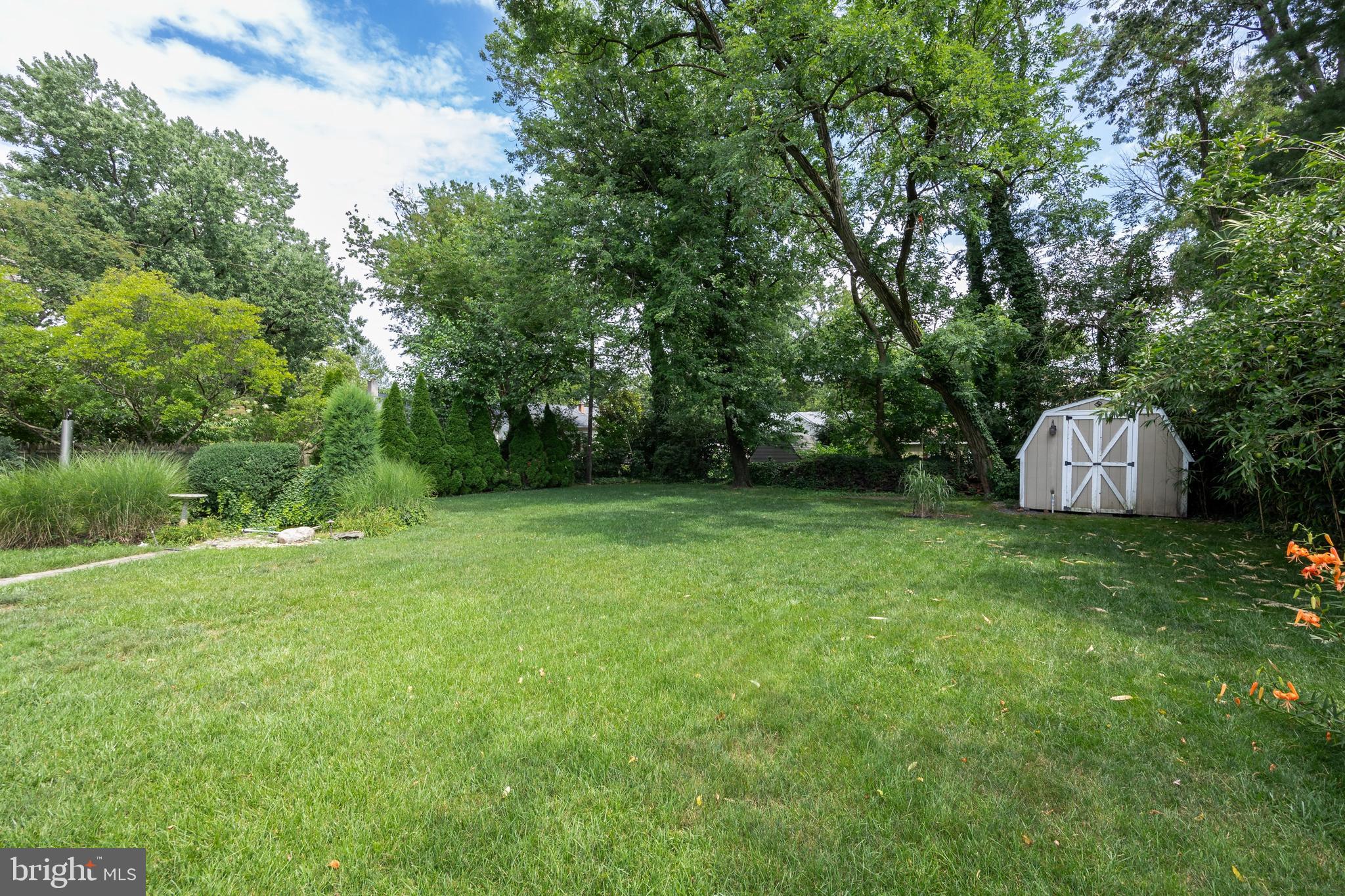 305 CARRIAGE HOUSE LANE