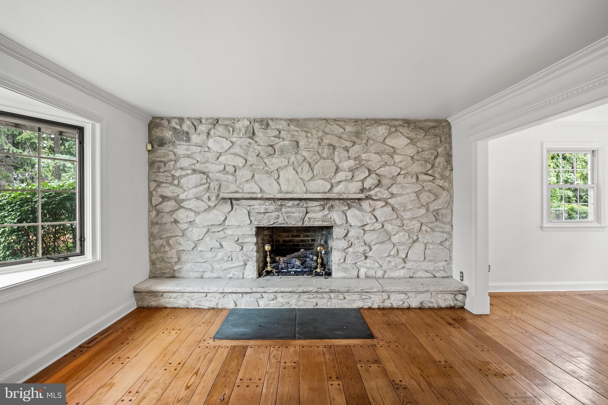 305 CARRIAGE HOUSE LANE