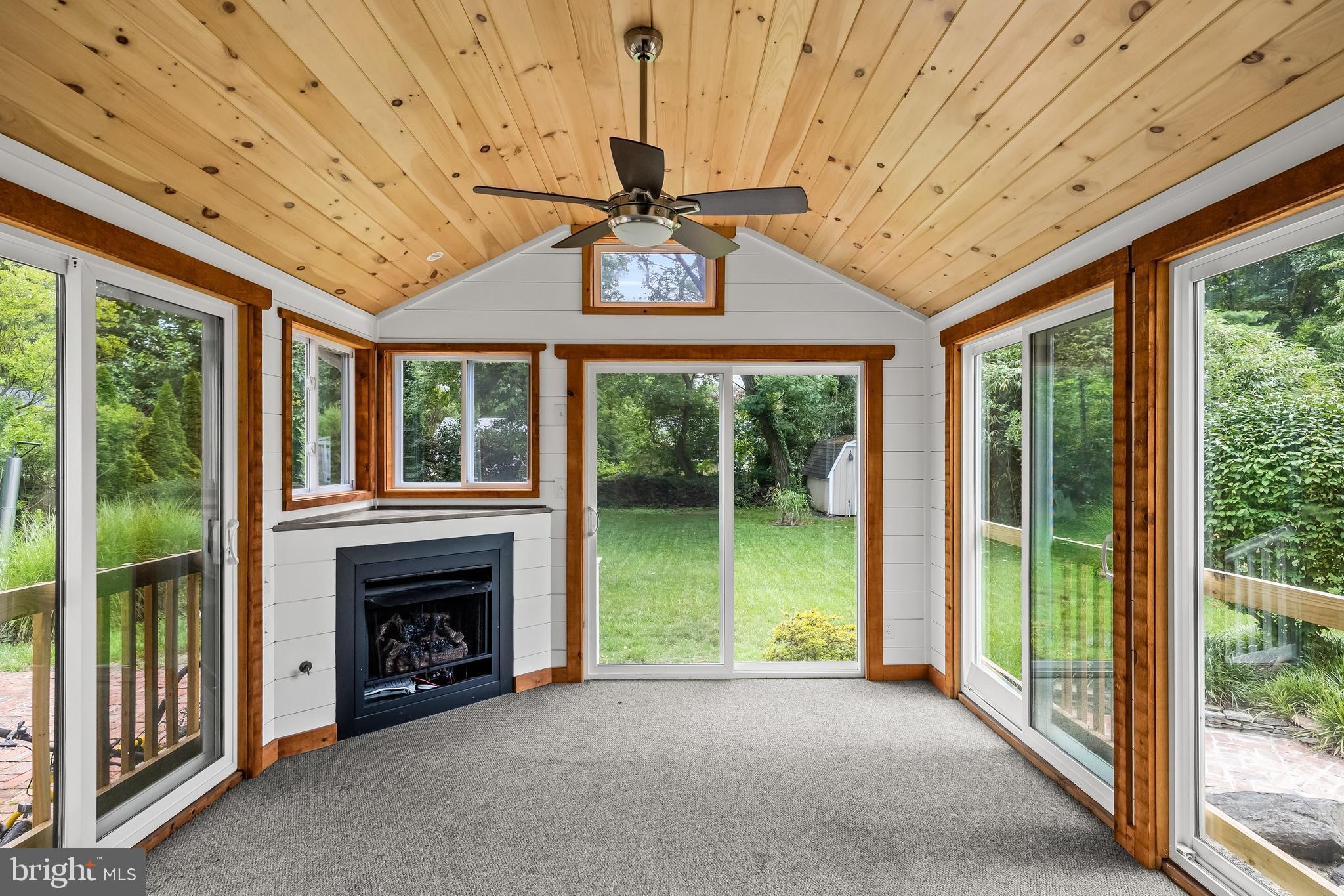 305 CARRIAGE HOUSE LANE