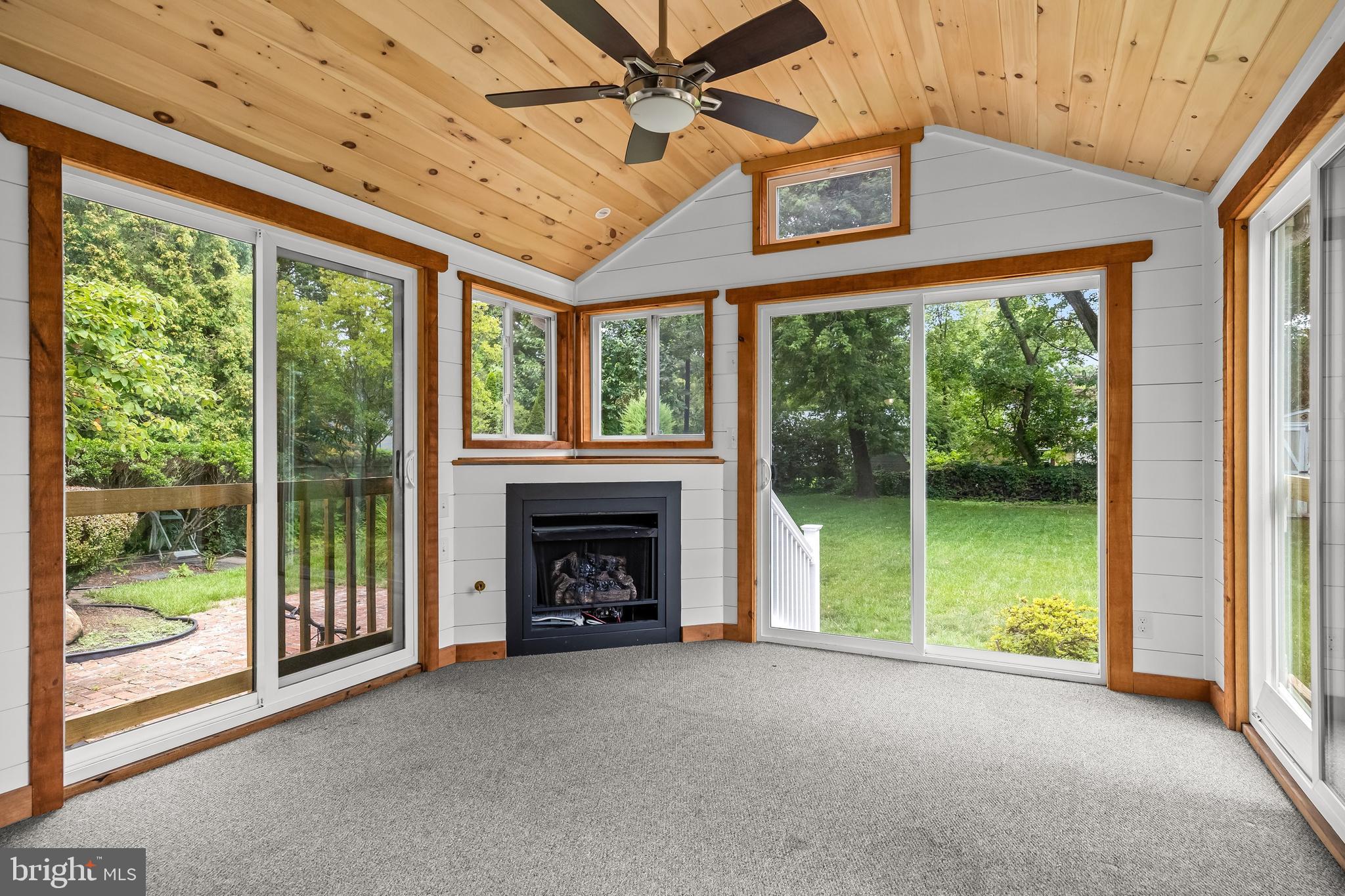 305 CARRIAGE HOUSE LANE