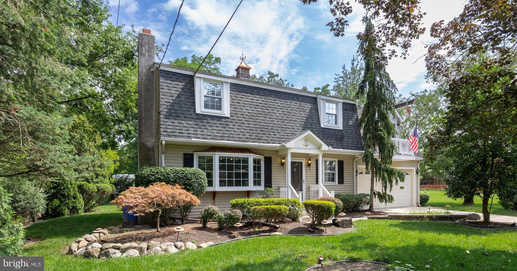 305 CARRIAGE HOUSE LANE