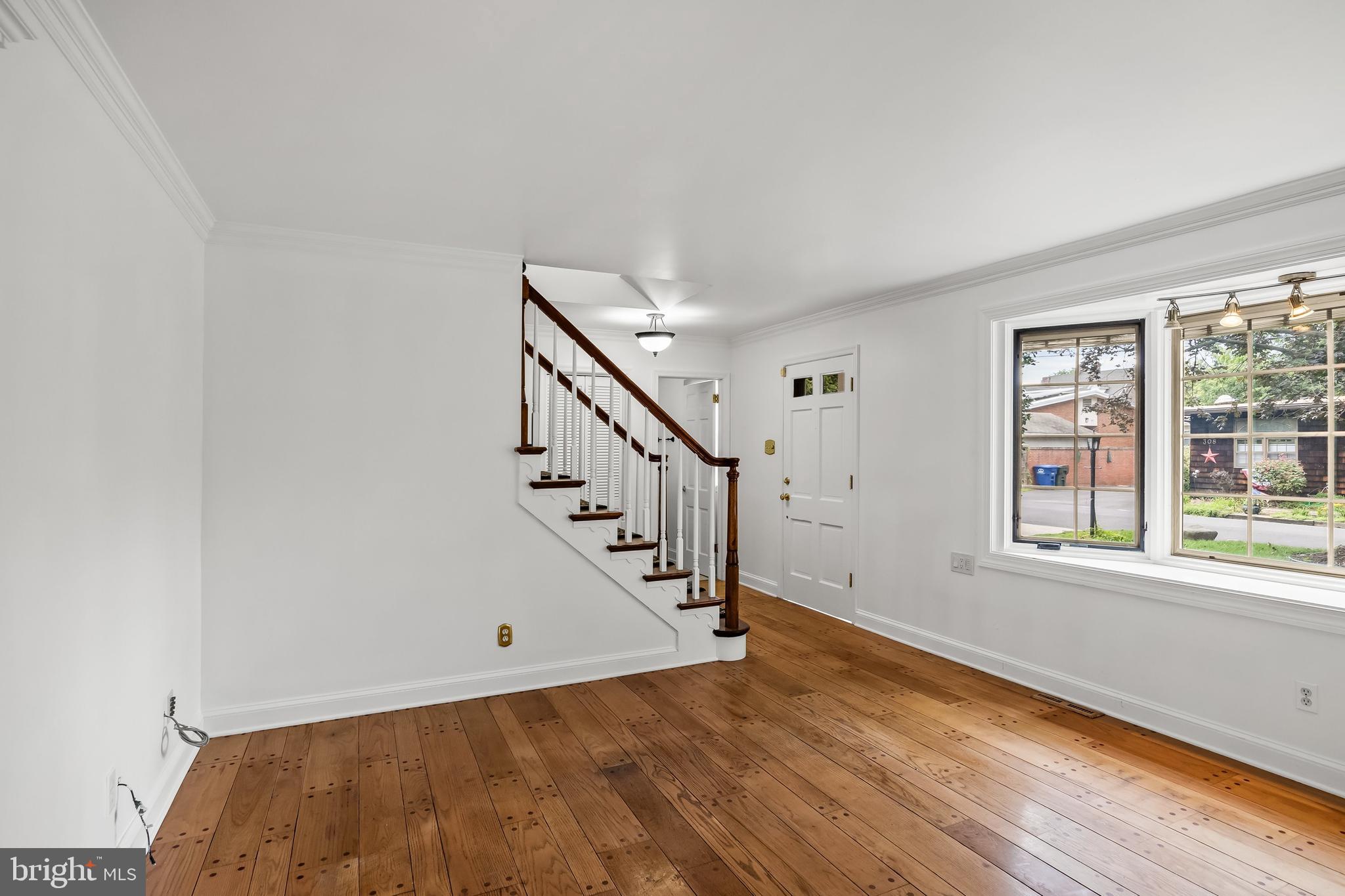 305 CARRIAGE HOUSE LANE