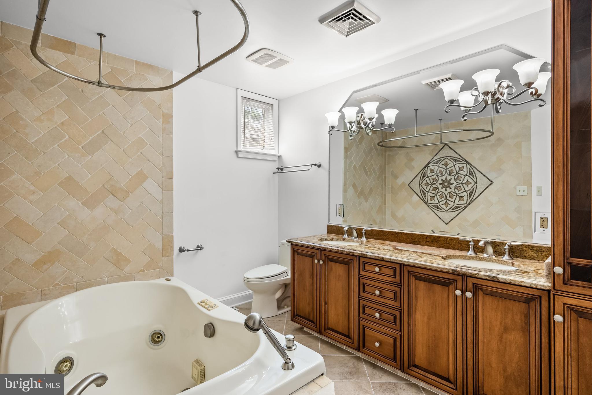 305 CARRIAGE HOUSE LANE