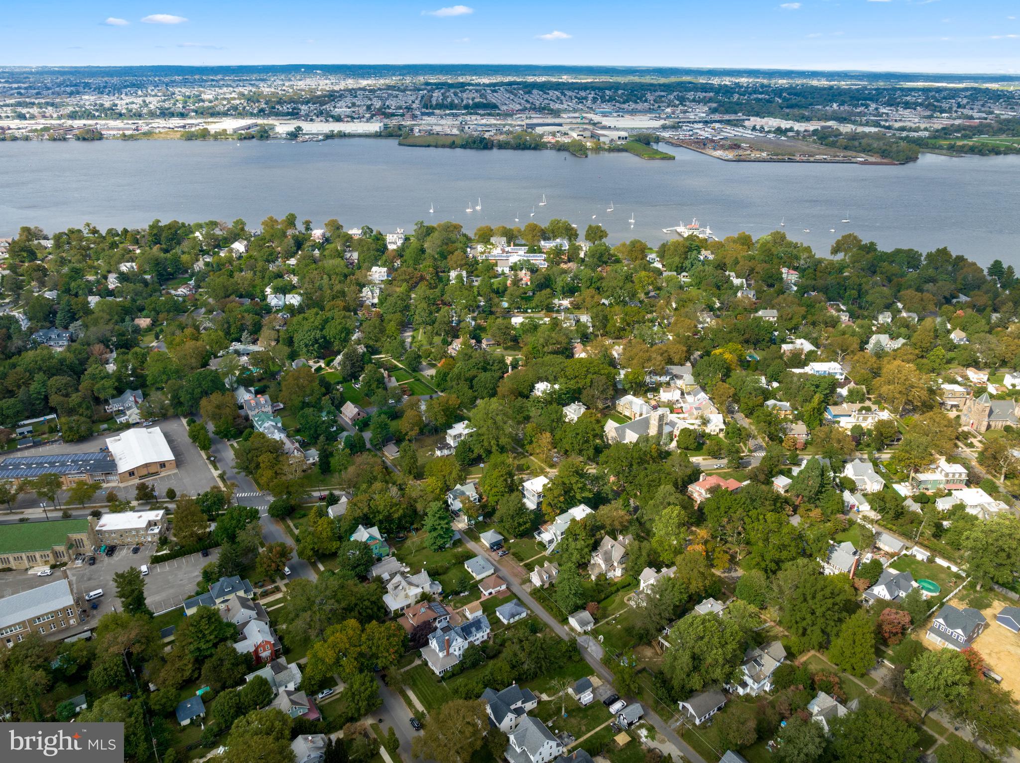 408 Lippincott AVENUE