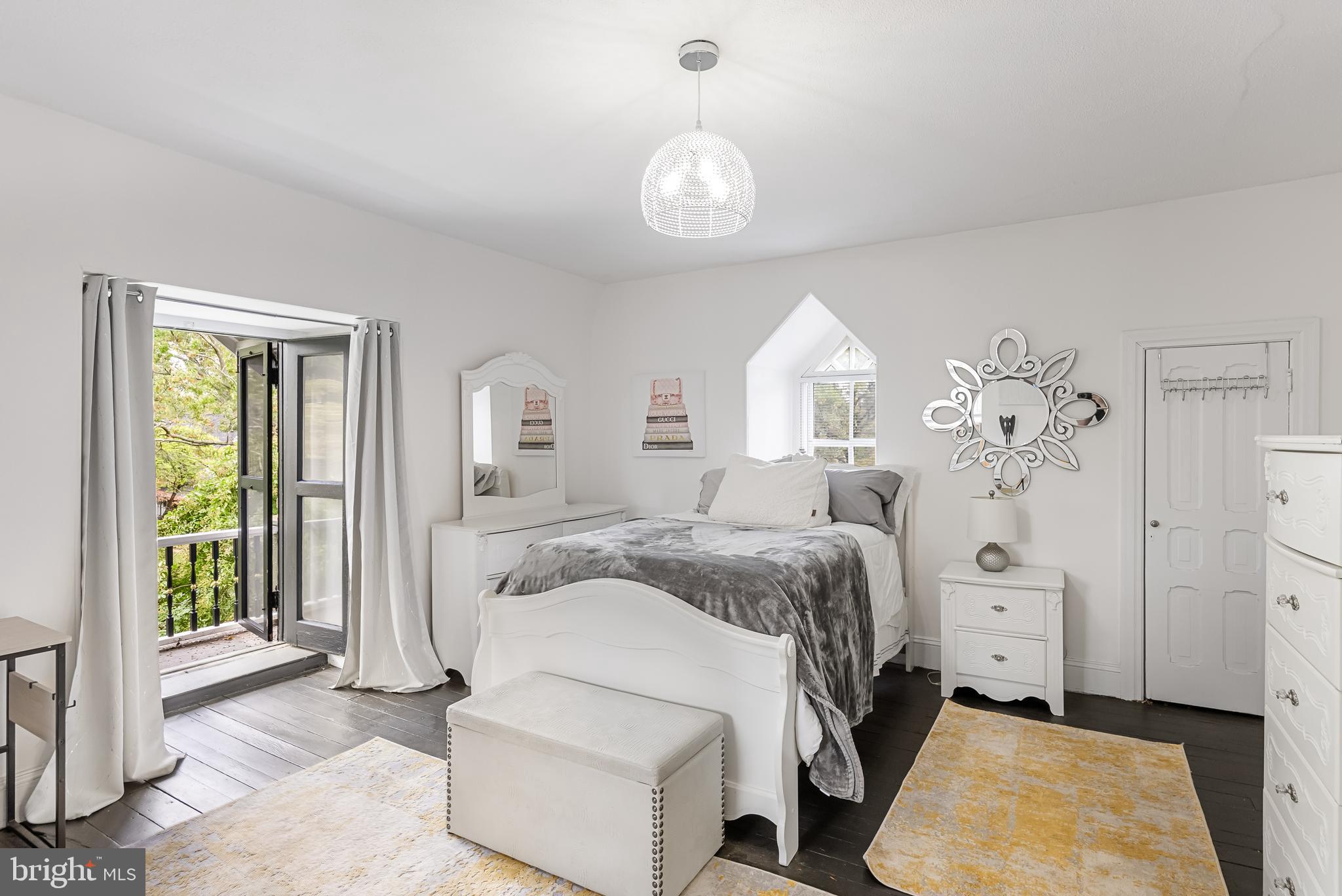 408 Lippincott AVENUE