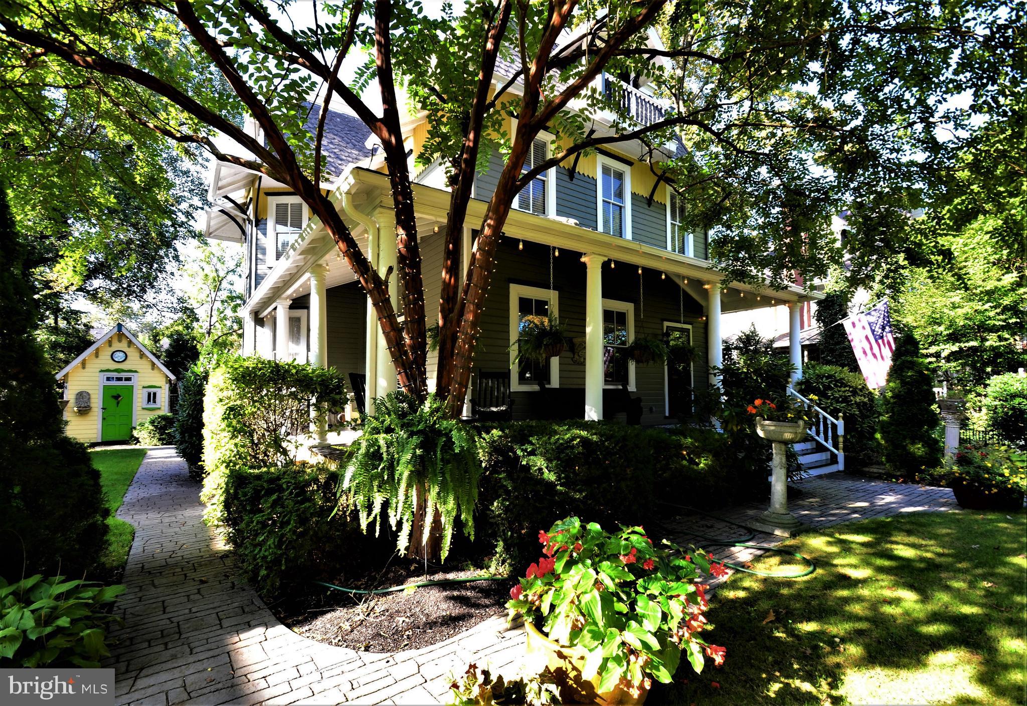 408 Lippincott AVENUE