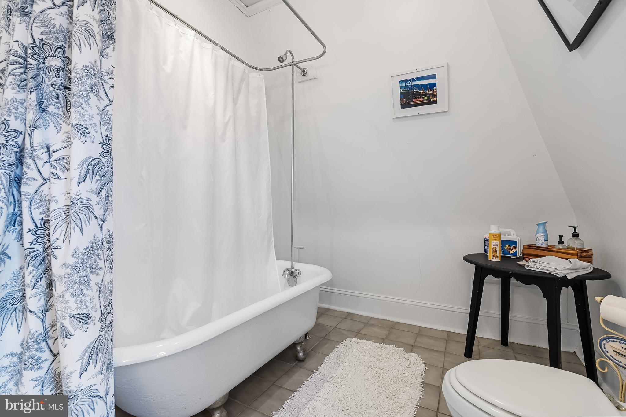 408 Lippincott AVENUE