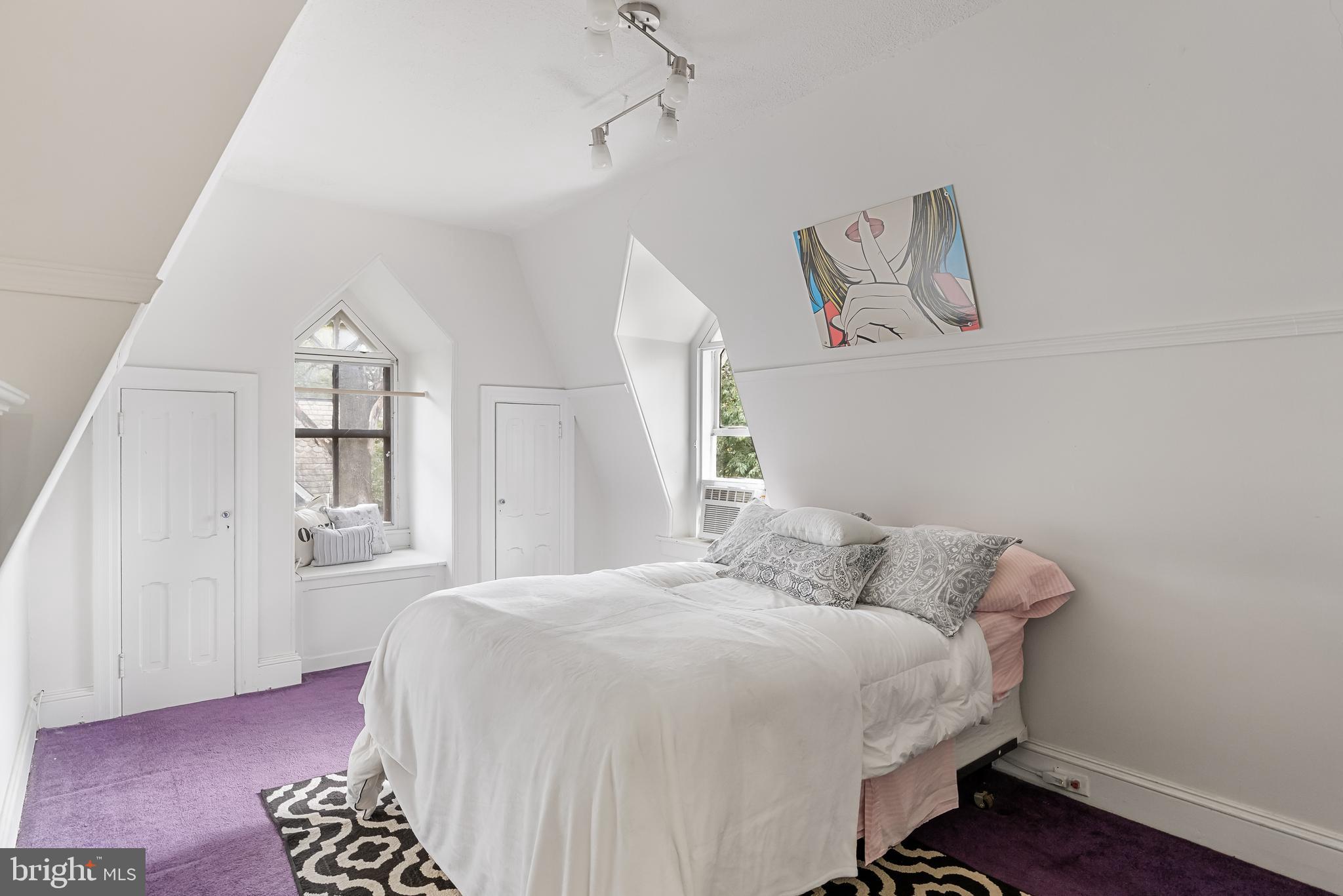 408 Lippincott AVENUE