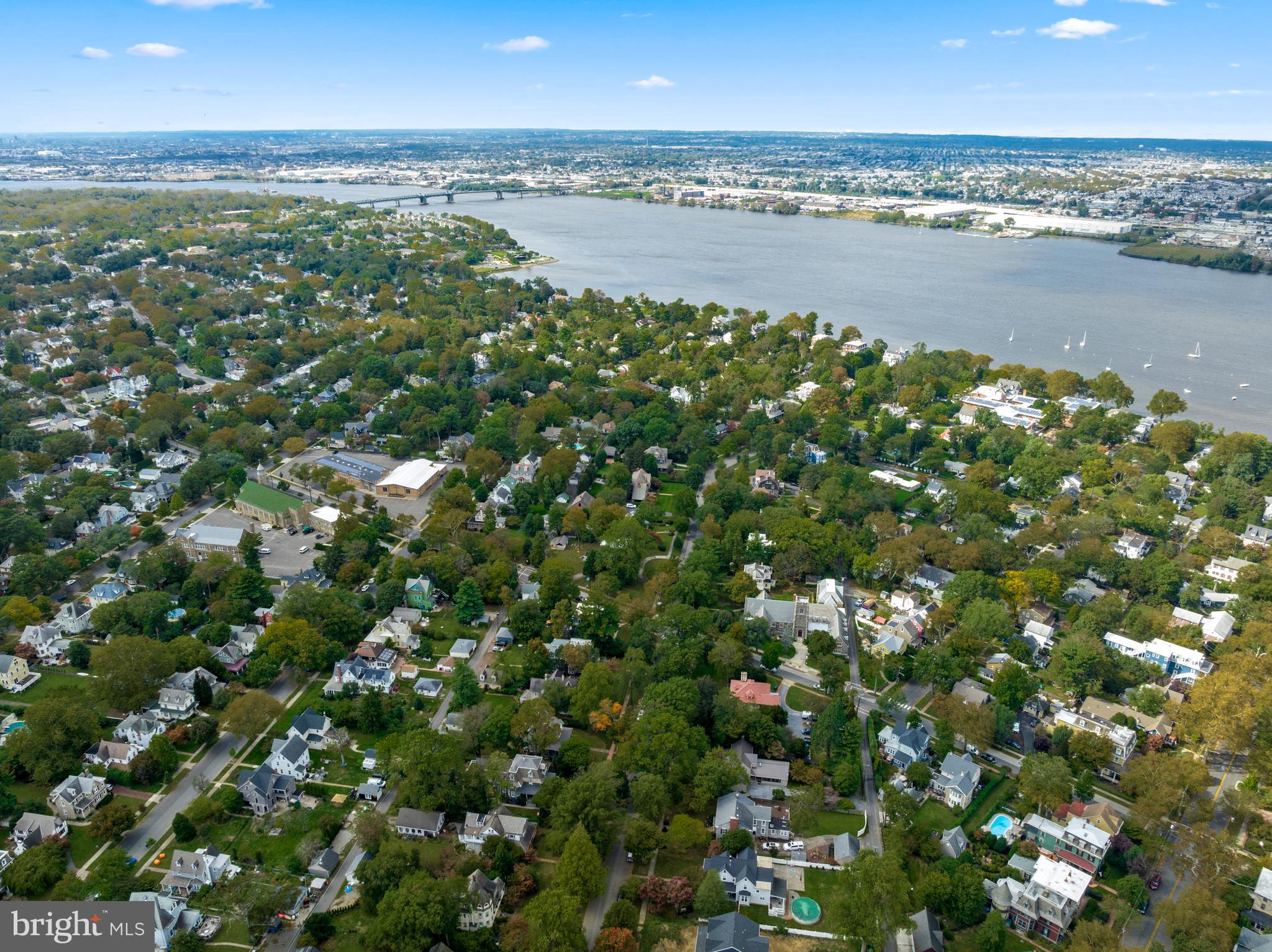 408 Lippincott AVENUE