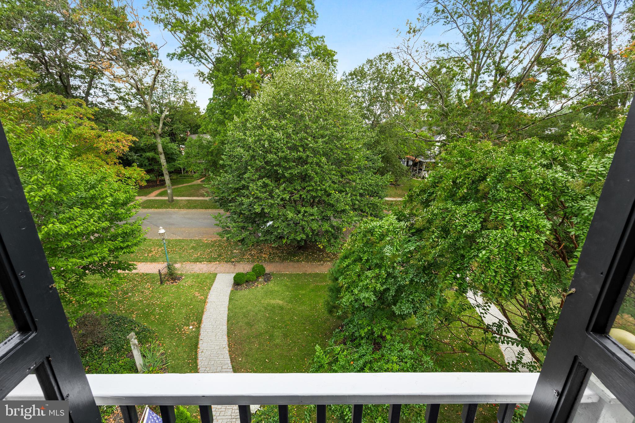 408 Lippincott AVENUE