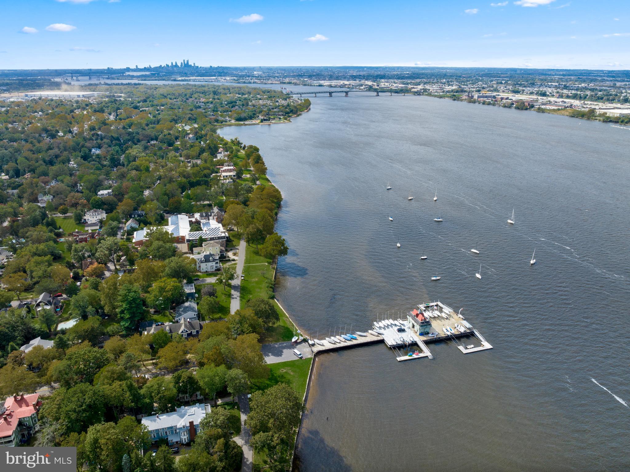 408 Lippincott AVENUE