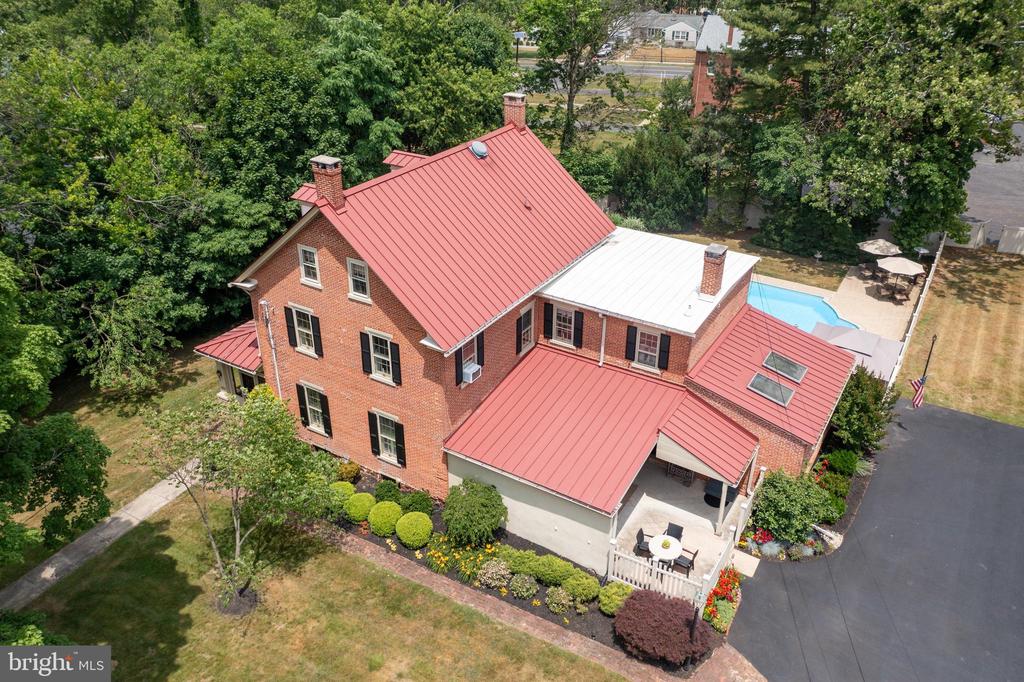 1002 Morgan Ave