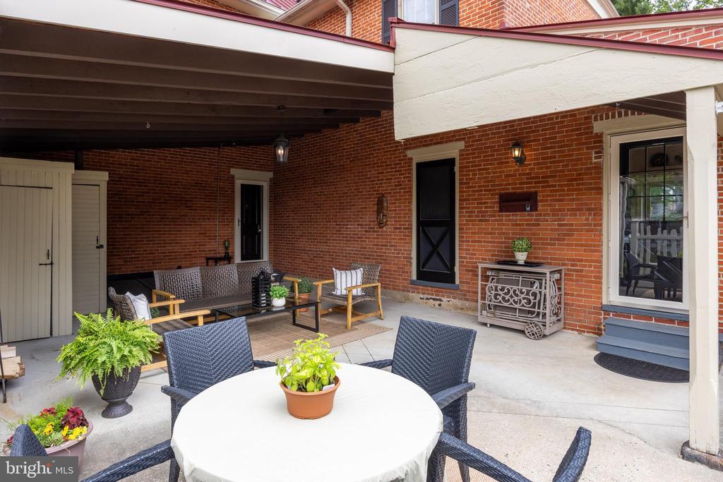 1002 Morgan Ave