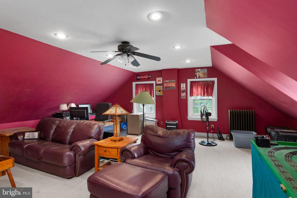 1002 Morgan Ave