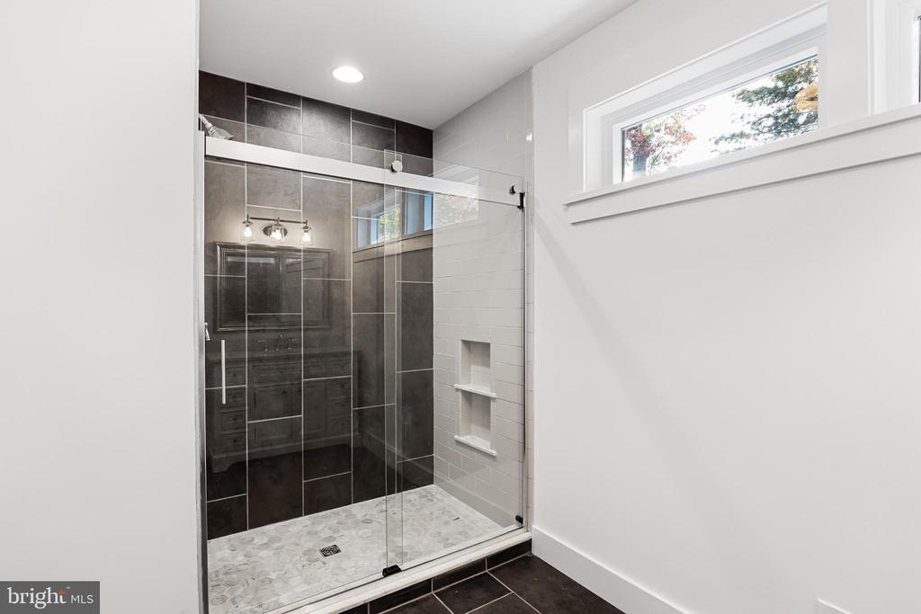 1012 Cedar St