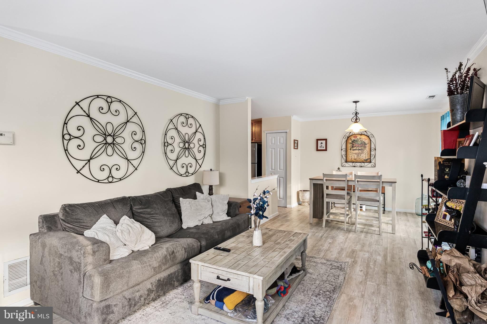 208 Quay Ct