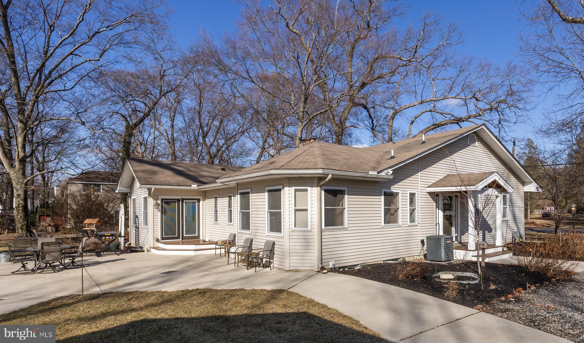 611 Delanco Rd