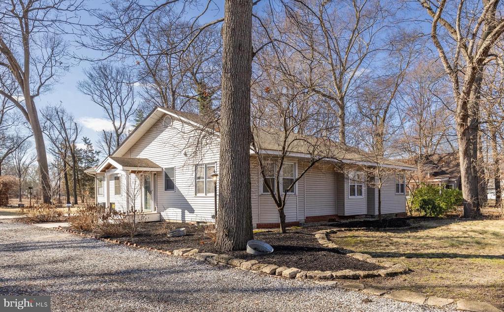 611 Delanco Rd