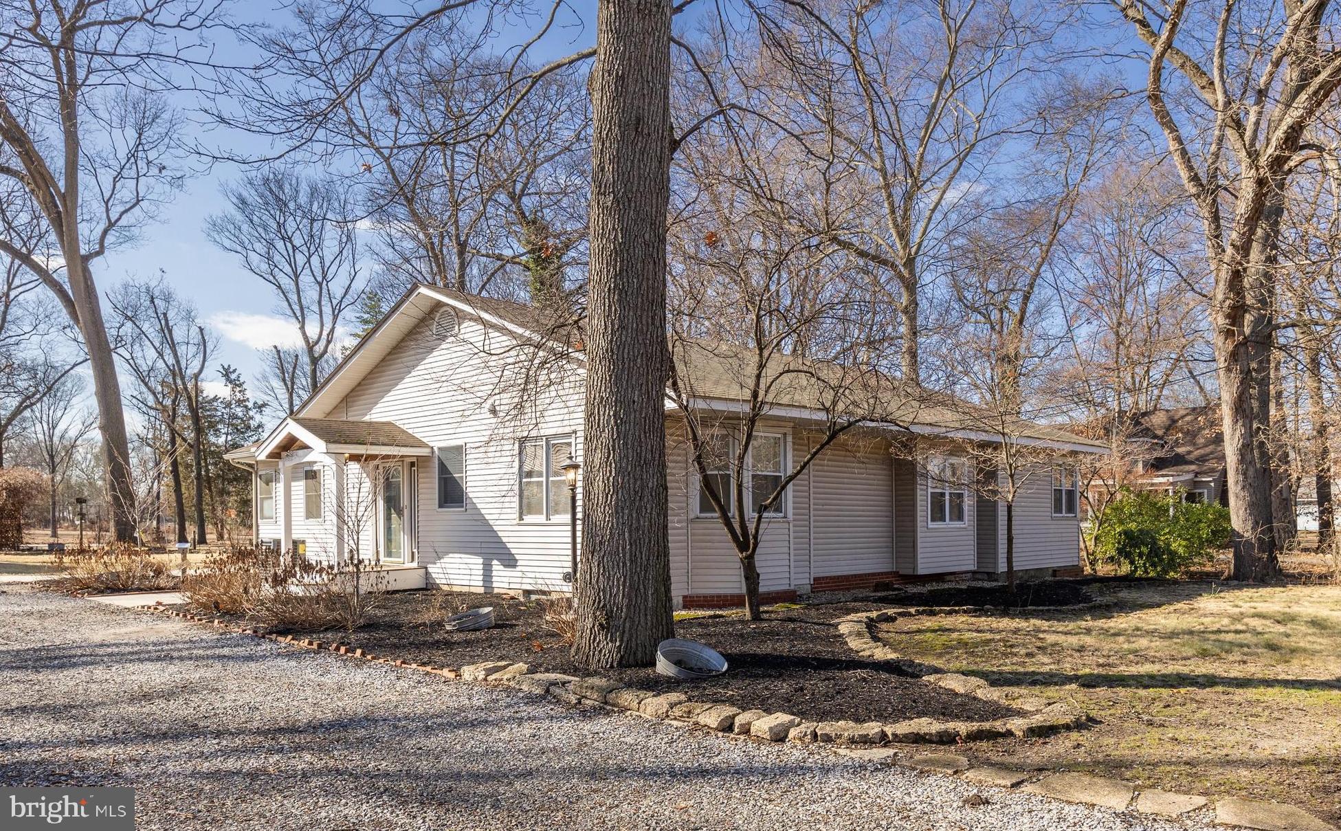 611 Delanco Rd