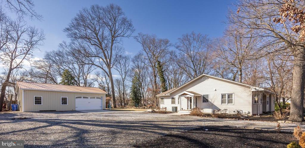 611 Delanco Rd