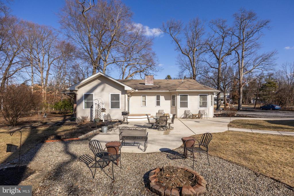 611 Delanco Rd