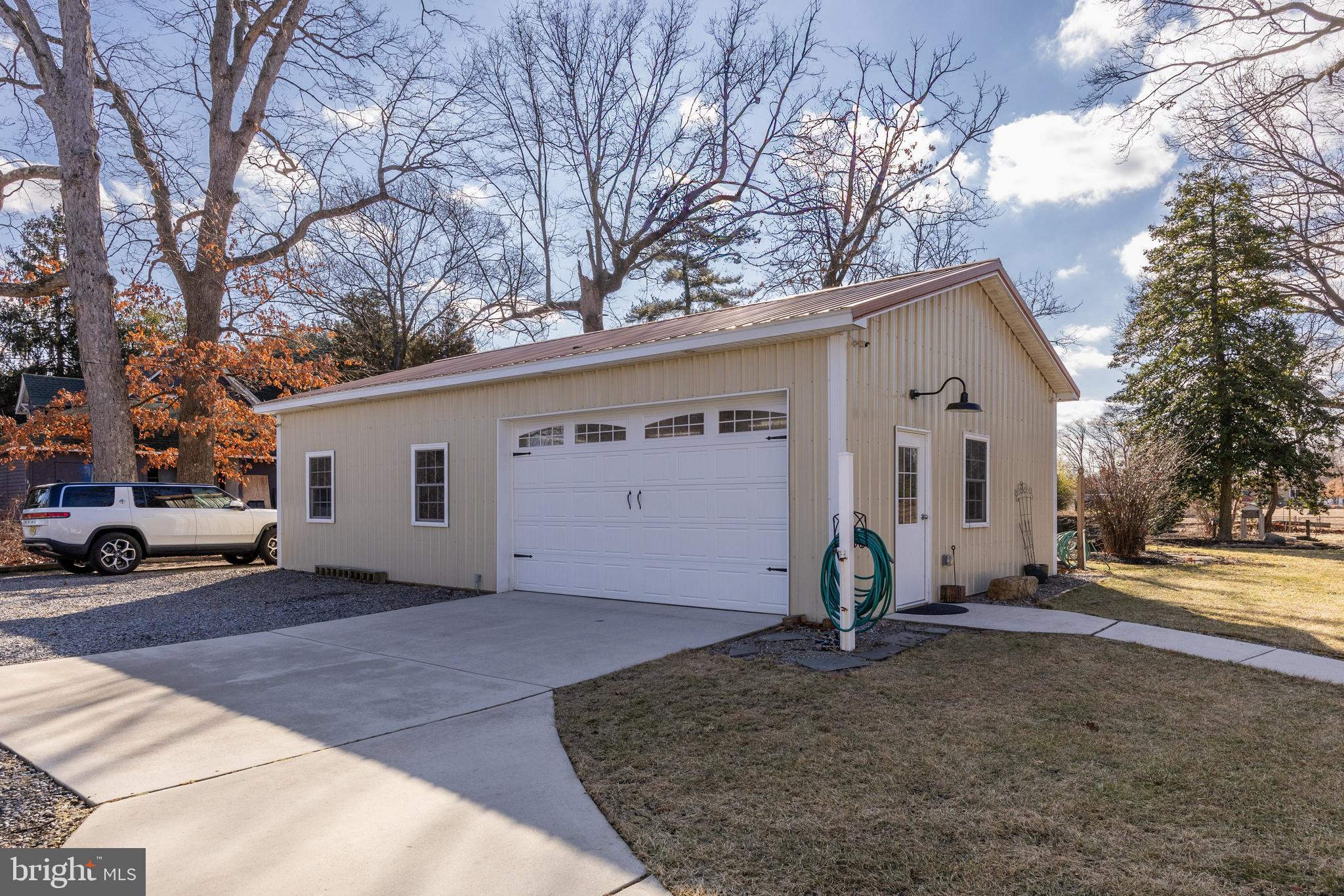 611 Delanco Rd