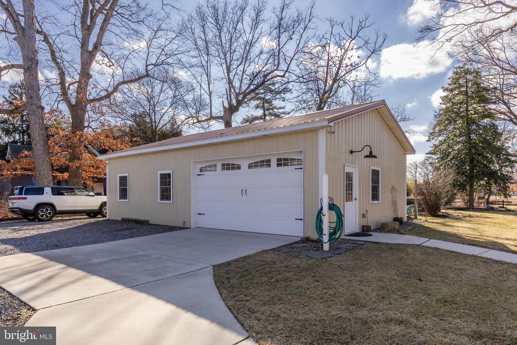 611 Delanco Rd