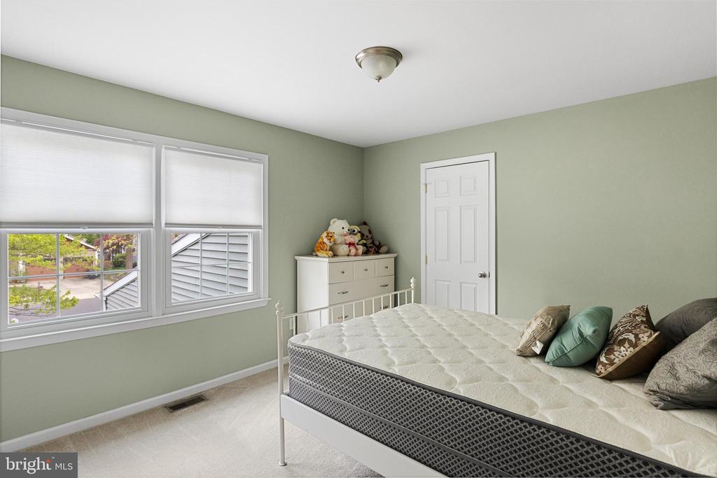 204 Knotty Oak Dr
