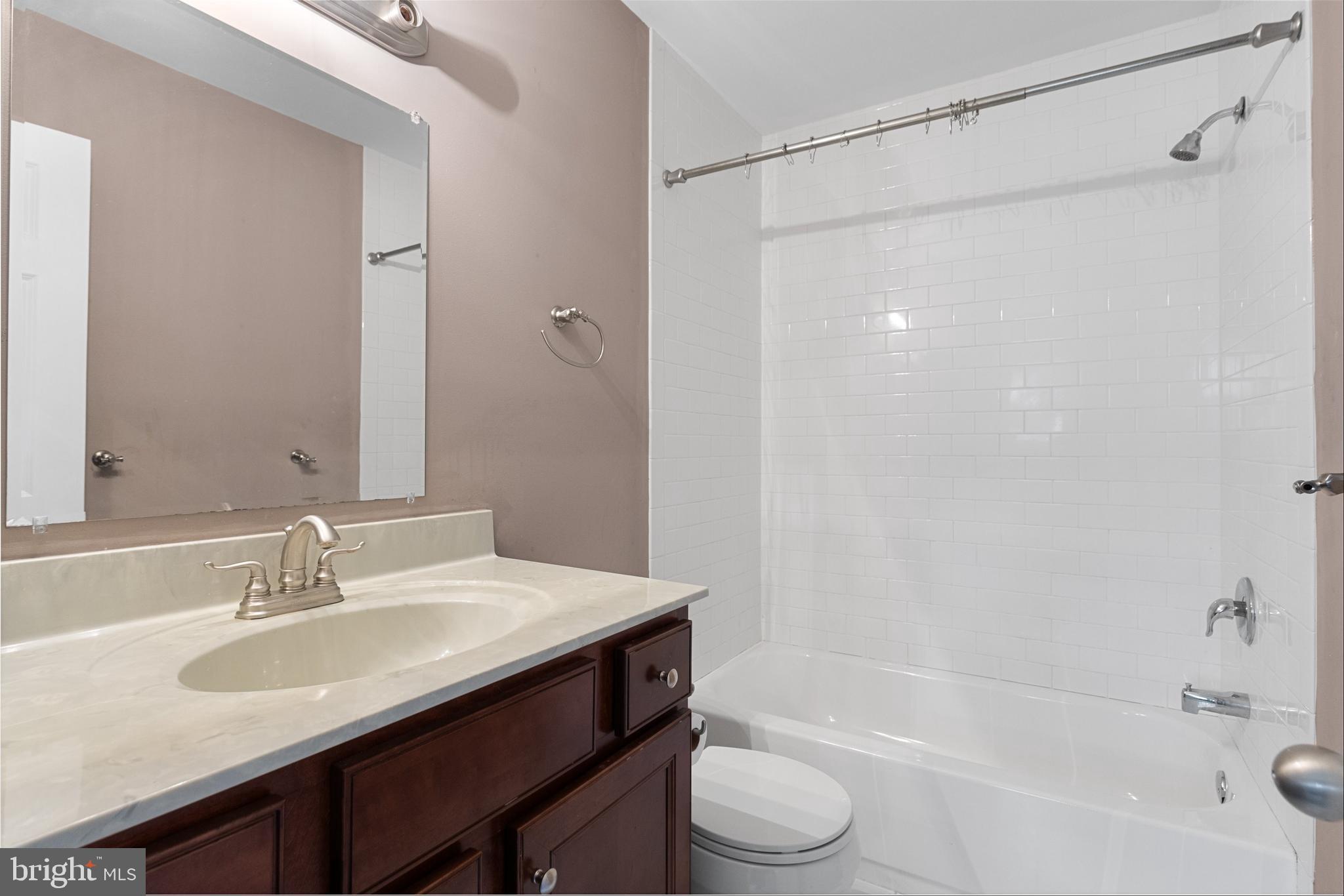 204 Knotty Oak Dr