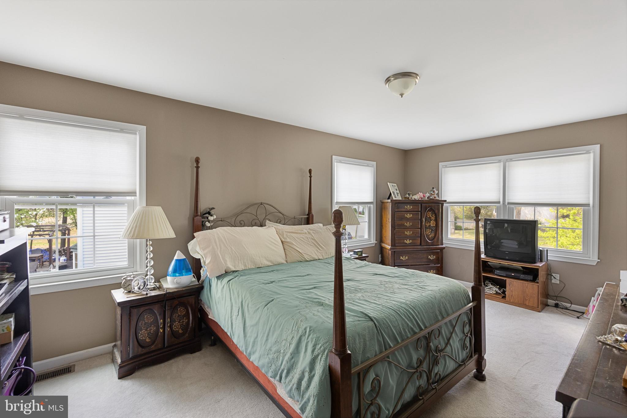 204 Knotty Oak Dr