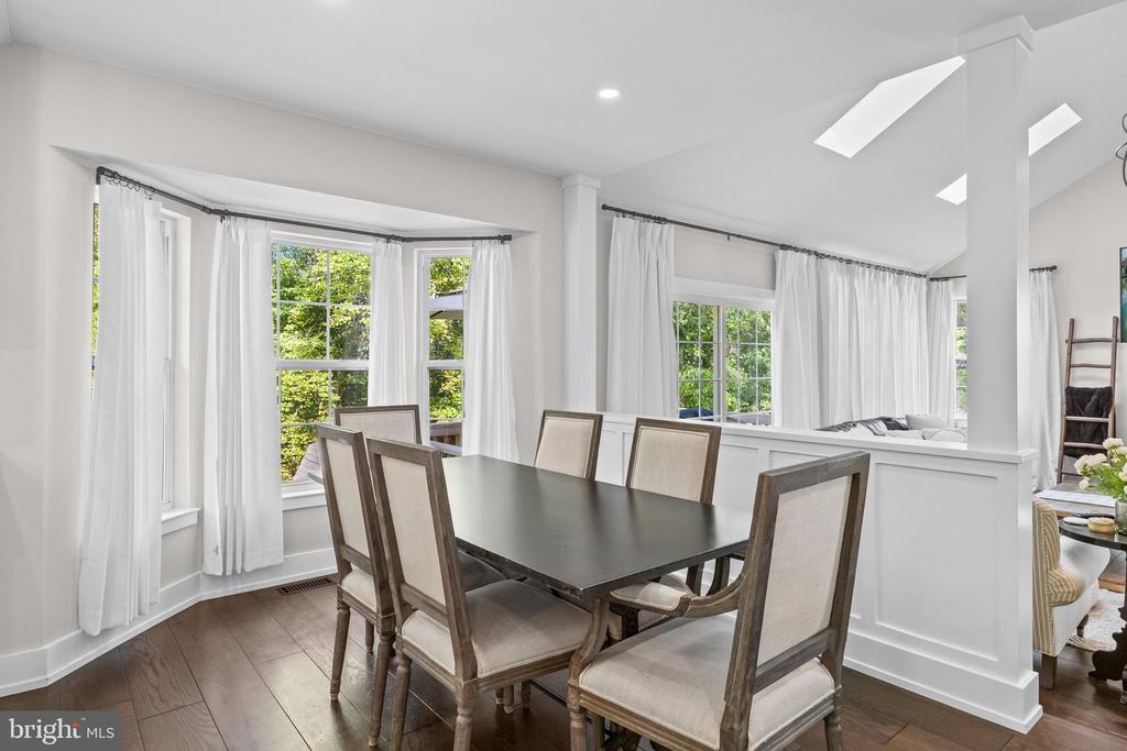 18 CARRIAGE DR.