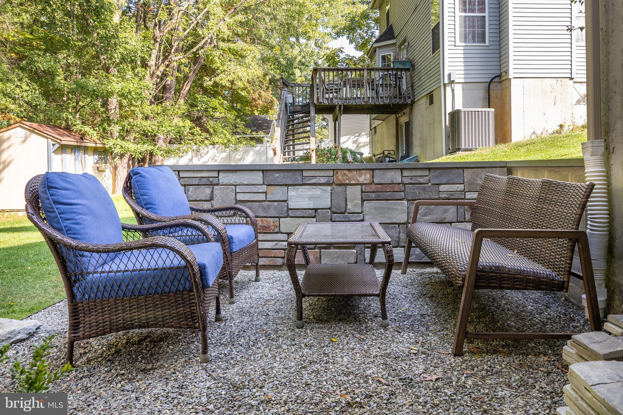 18 CARRIAGE DR.
