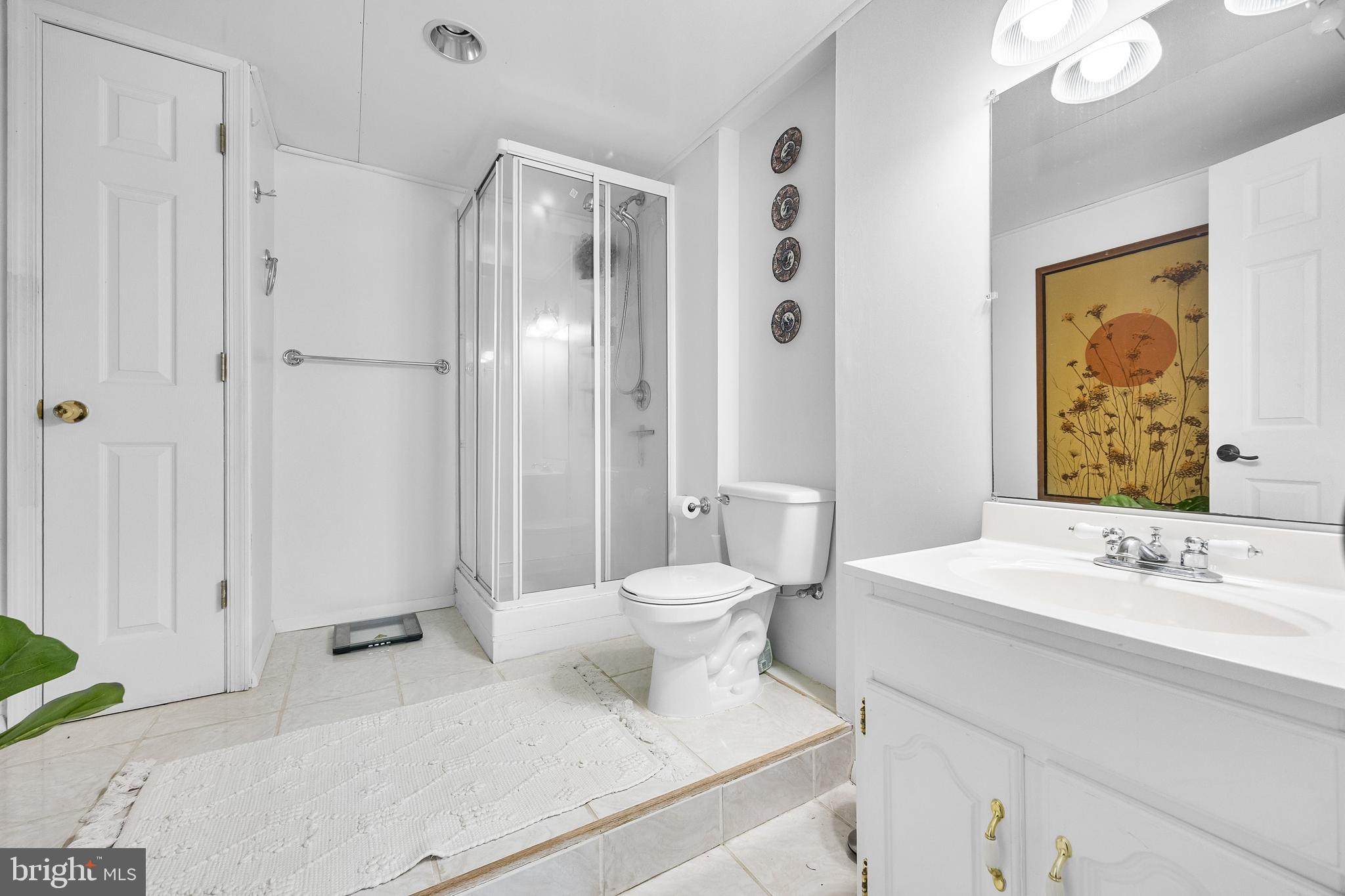 18 CARRIAGE DR.
