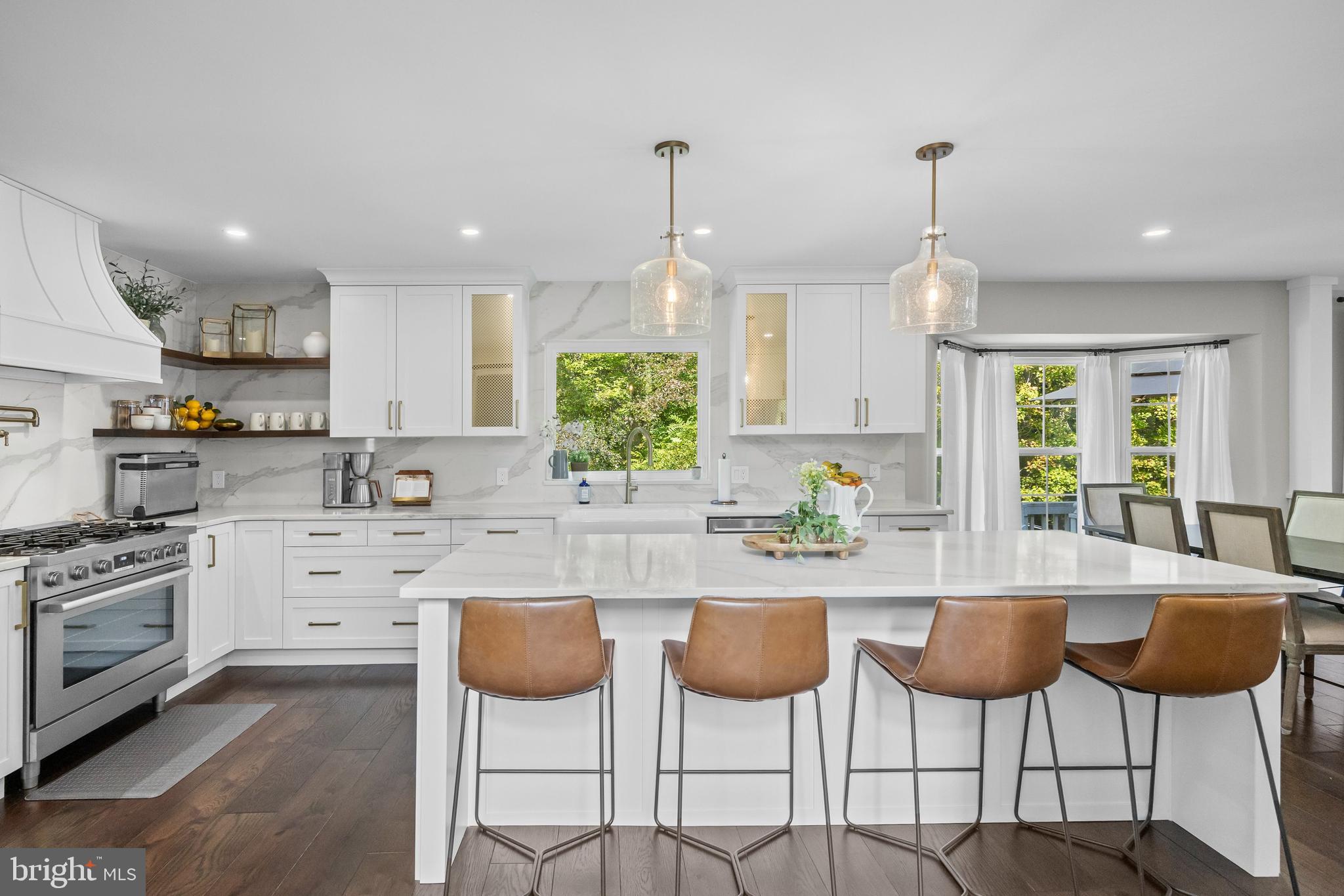18 CARRIAGE DR.