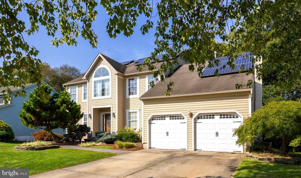 18 CARRIAGE DR.